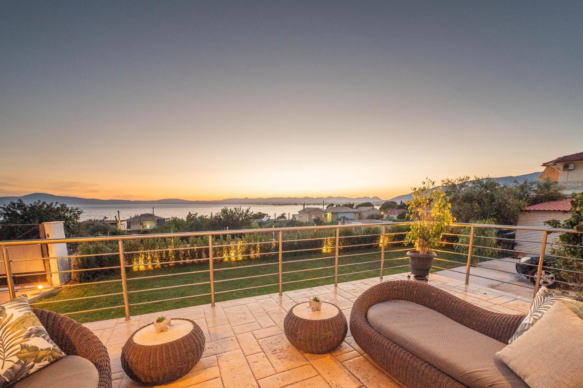 Villa Thea Seaview Luxury Living à Kalamata Extérieur photo