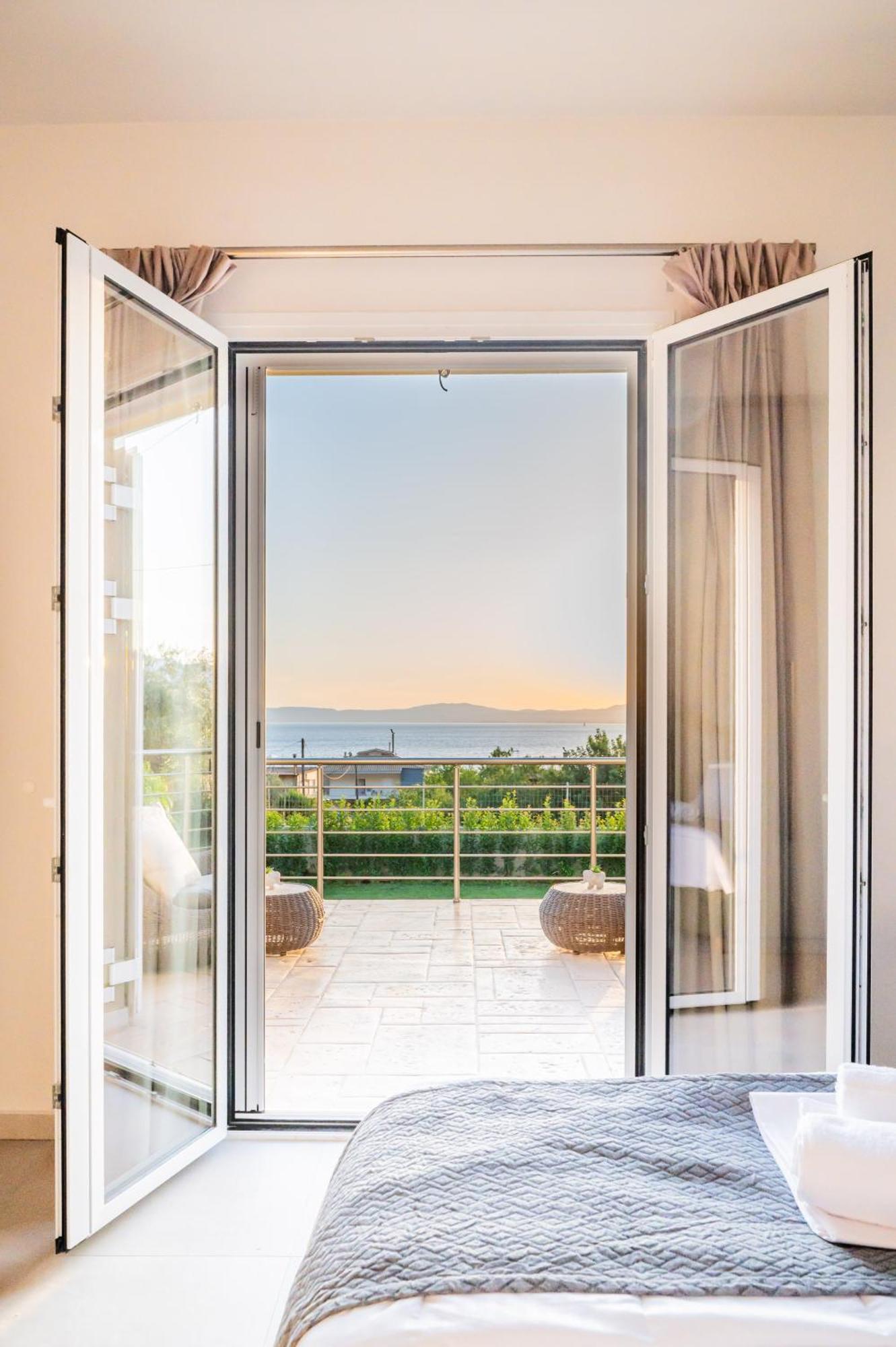 Villa Thea Seaview Luxury Living à Kalamata Extérieur photo