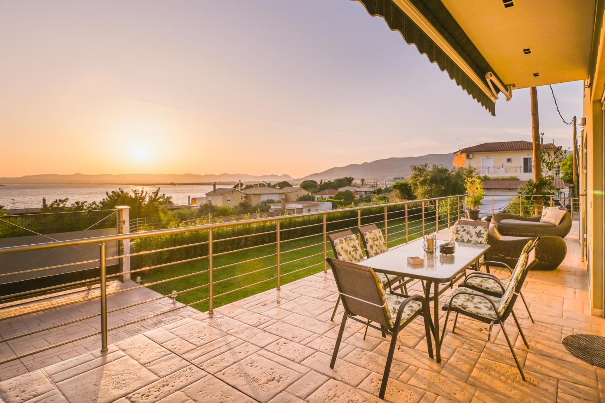 Villa Thea Seaview Luxury Living à Kalamata Extérieur photo